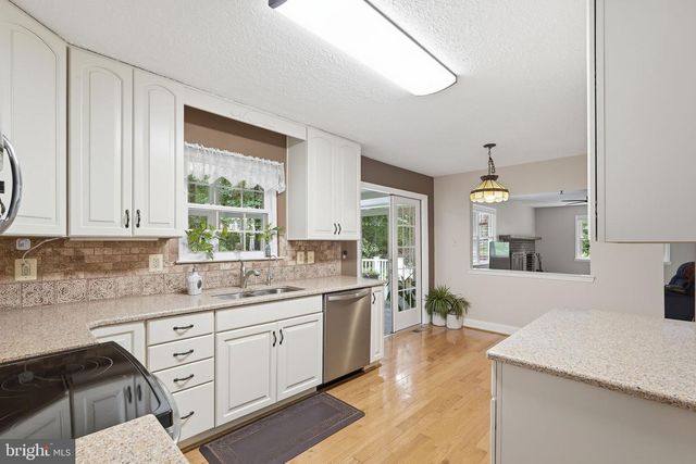 1842 POST OAK TRL, Reston, VA 20191