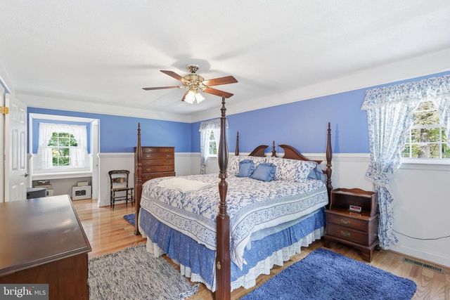 1842 POST OAK TRL, Reston, VA 20191