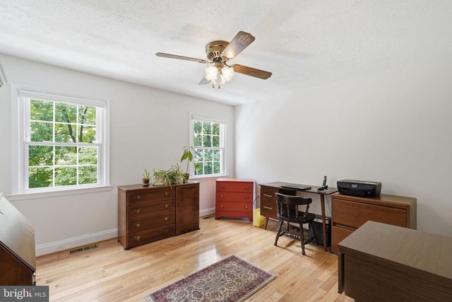 1842 POST OAK TRL, Reston, VA 20191