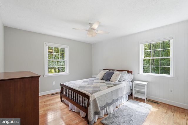 1842 POST OAK TRL, Reston, VA 20191