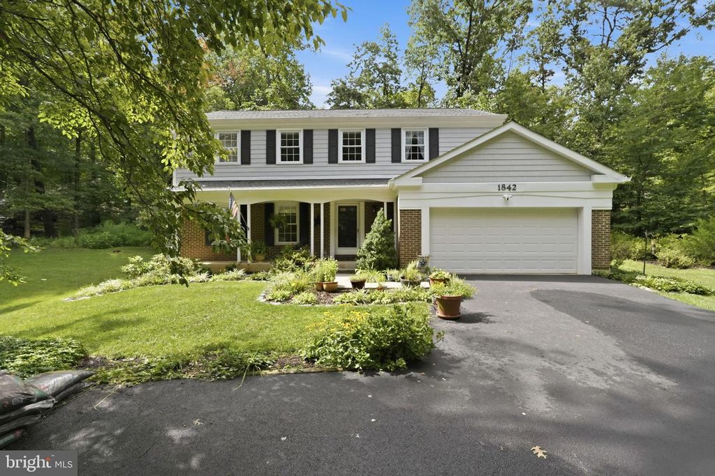 1842 POST OAK TRL, Reston, VA 20191