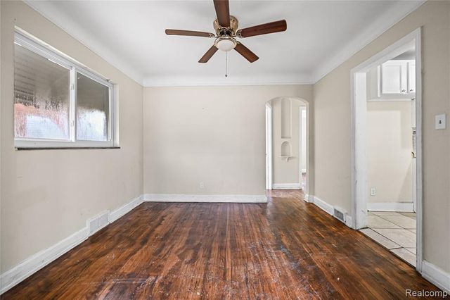 7487 W Outer Drive, Detroit, MI 48235