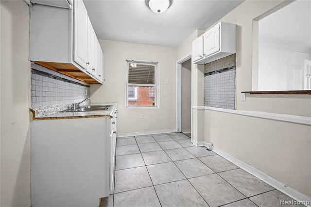 7487 W Outer Drive, Detroit, MI 48235