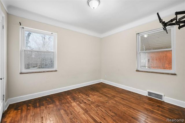 7487 W Outer Drive, Detroit, MI 48235