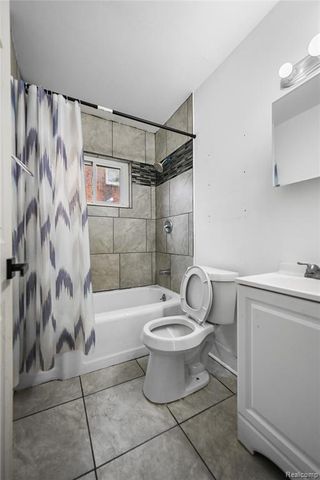 7487 W Outer Drive, Detroit, MI 48235