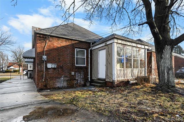 7487 W Outer Drive, Detroit, MI 48235