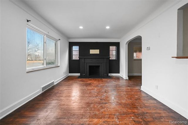 7487 W Outer Drive, Detroit, MI 48235