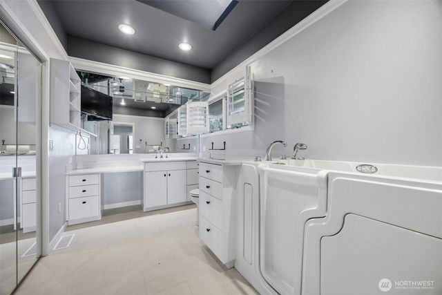 6867 Holeman Avenue, Blaine, WA 98230