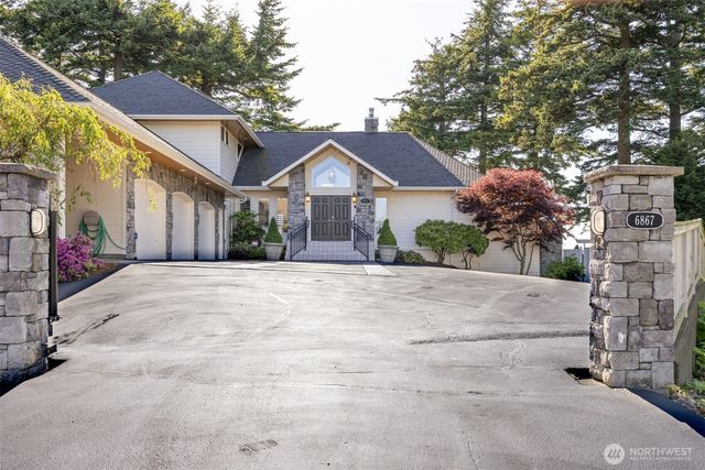 6867 Holeman Avenue, Blaine, WA 98230