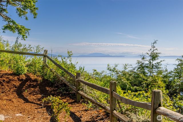 6867 Holeman Avenue, Blaine, WA 98230