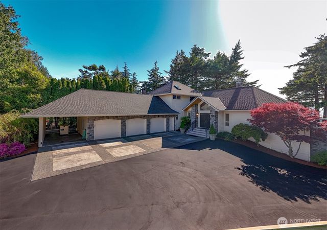 6867 Holeman Avenue, Blaine, WA 98230