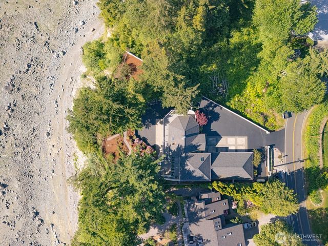 6867 Holeman Avenue, Blaine, WA 98230