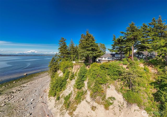 6867 Holeman Avenue, Blaine, WA 98230