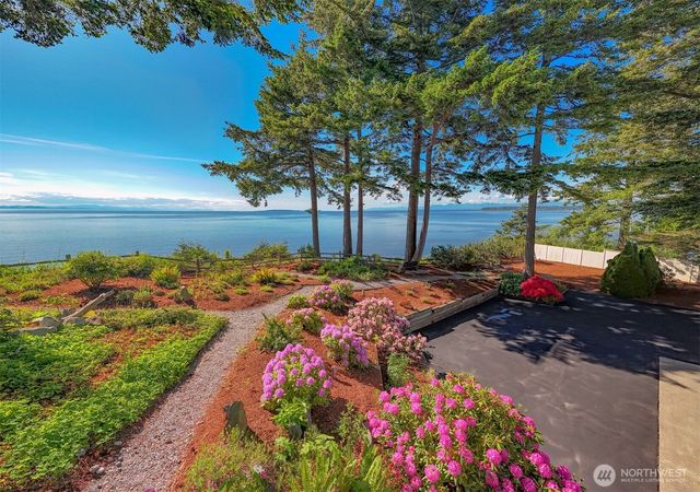 6867 Holeman Avenue, Blaine, WA 98230