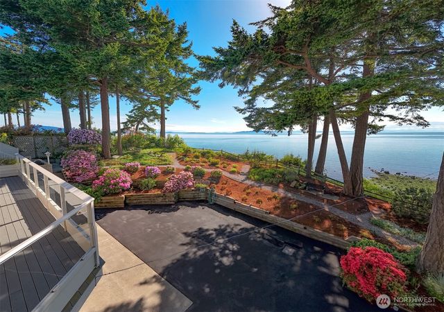 6867 Holeman Avenue, Blaine, WA 98230