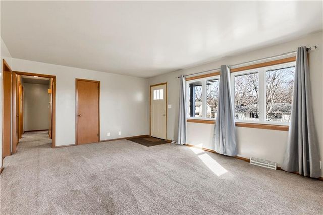 34 Caribou Circle, St Joseph, MO 64506