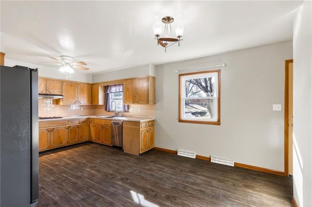 34 Caribou Circle, St Joseph, MO 64506