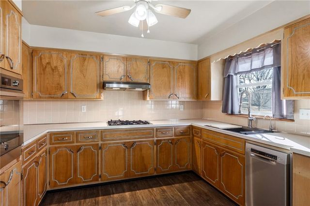 34 Caribou Circle, St Joseph, MO 64506