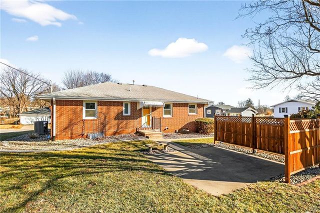 34 Caribou Circle, St Joseph, MO 64506