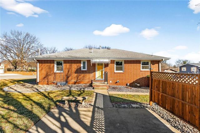 34 Caribou Circle, St Joseph, MO 64506