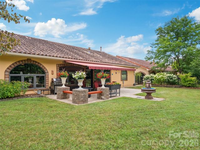 19 Pacifico Drive, Asheville, NC 28806