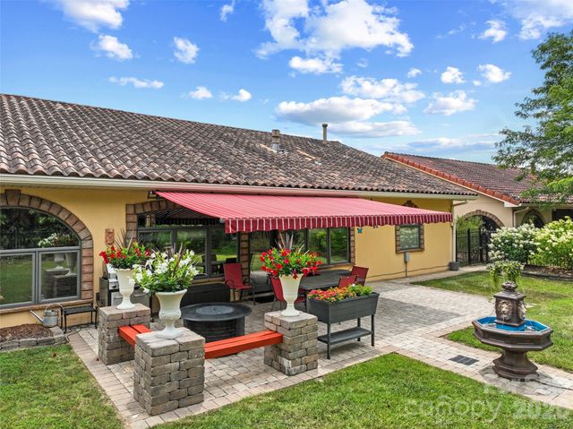 19 Pacifico Drive, Asheville, NC 28806