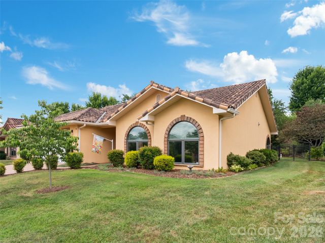 19 Pacifico Drive, Asheville, NC 28806