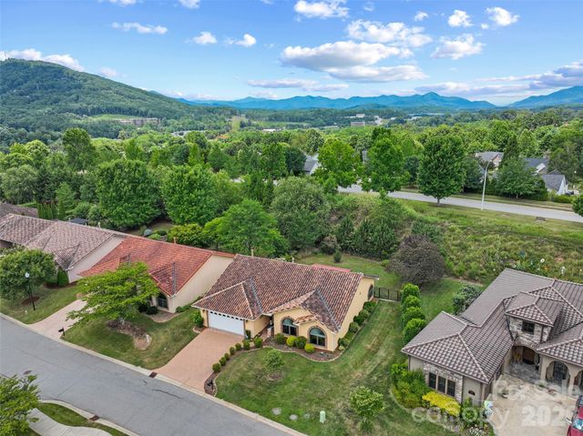 19 Pacifico Drive, Asheville, NC 28806