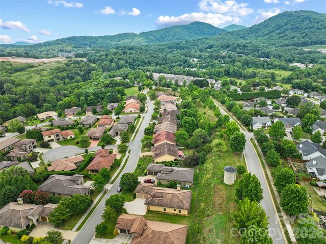 19 Pacifico Drive, Asheville, NC 28806
