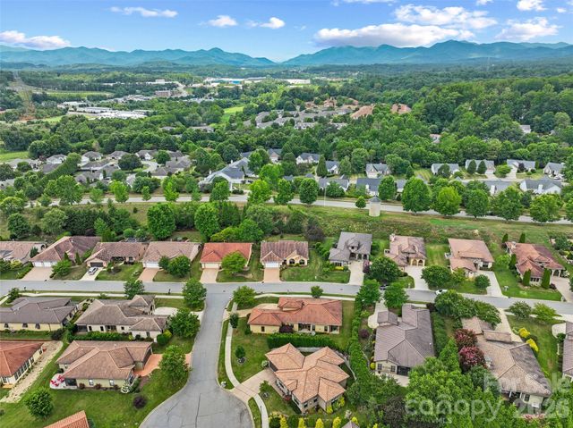 19 Pacifico Drive, Asheville, NC 28806