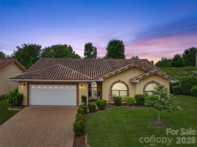 19 Pacifico Drive, Asheville, NC 28806