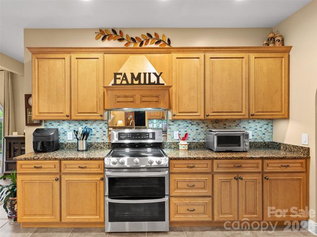 19 Pacifico Drive, Asheville, NC 28806