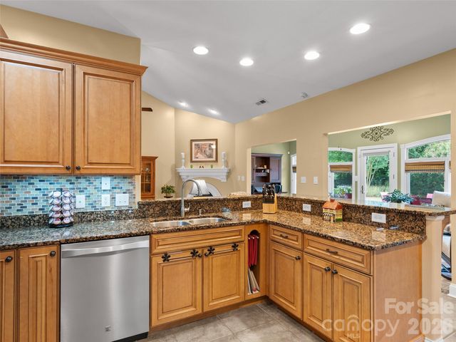 19 Pacifico Drive, Asheville, NC 28806