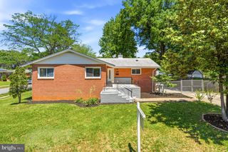9610 WELLINGTON ST, Lanham, MD 20706