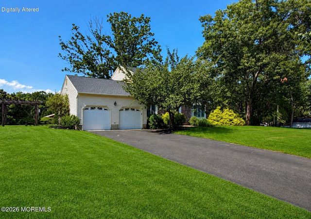 25 Rimwood Lane, Howell, NJ 07731