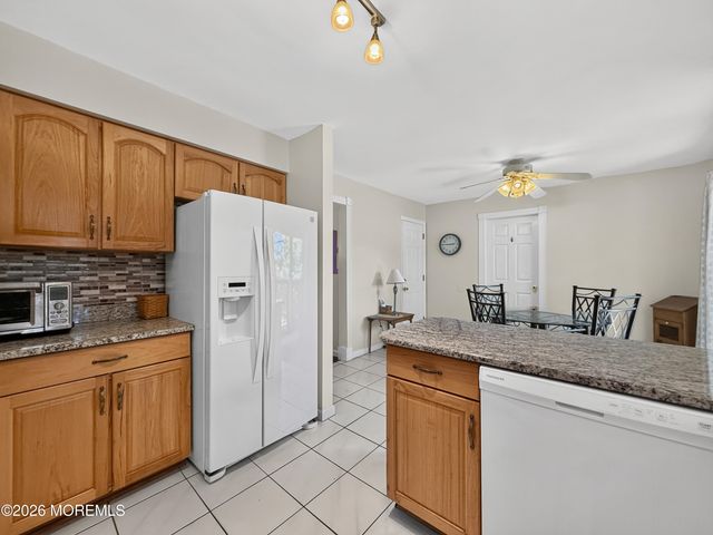 25 Rimwood Lane, Howell, NJ 07731