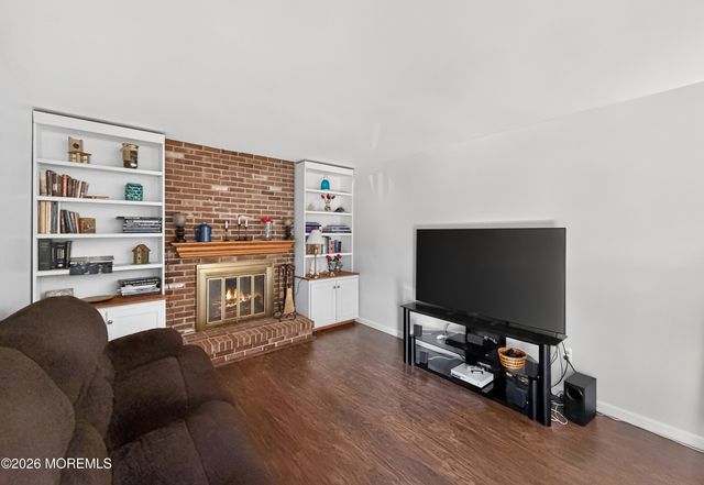25 Rimwood Lane, Howell, NJ 07731