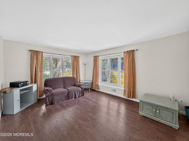 25 Rimwood Lane, Howell, NJ 07731