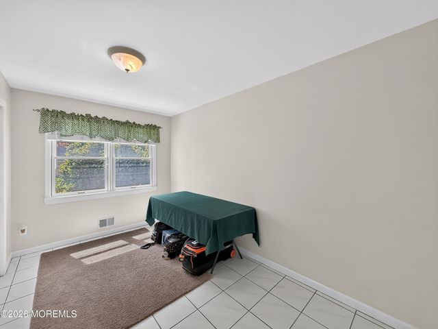 25 Rimwood Lane, Howell, NJ 07731