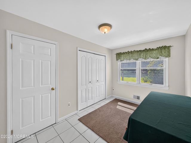 25 Rimwood Lane, Howell, NJ 07731