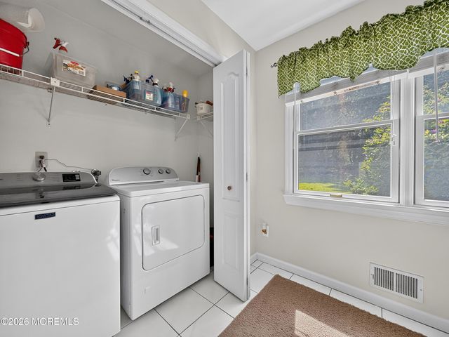 25 Rimwood Lane, Howell, NJ 07731