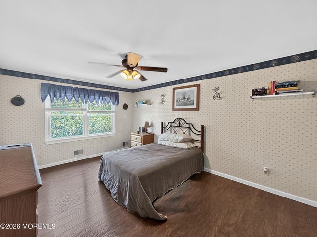 25 Rimwood Lane, Howell, NJ 07731