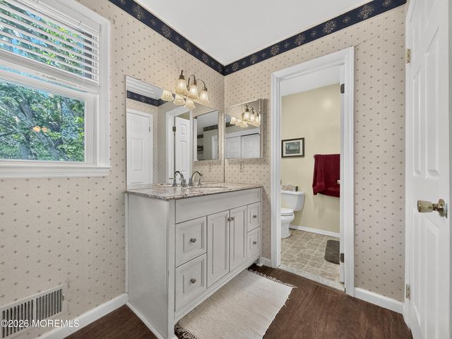 25 Rimwood Lane, Howell, NJ 07731