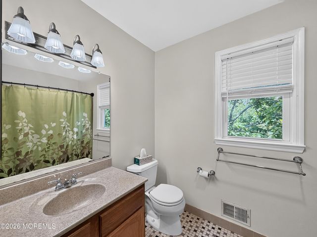 25 Rimwood Lane, Howell, NJ 07731