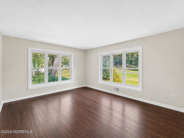 25 Rimwood Lane, Howell, NJ 07731