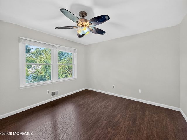 25 Rimwood Lane, Howell, NJ 07731