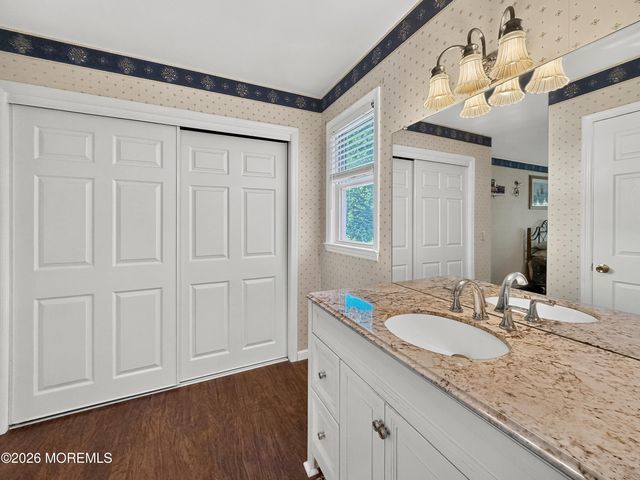 25 Rimwood Lane, Howell, NJ 07731