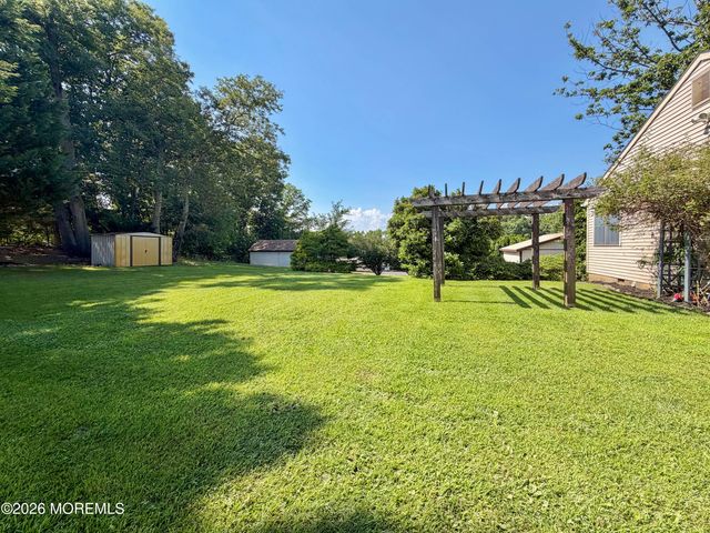 25 Rimwood Lane, Howell, NJ 07731