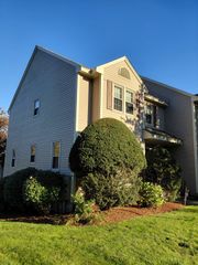 45 Washington St 79, Methuen, MA 01844