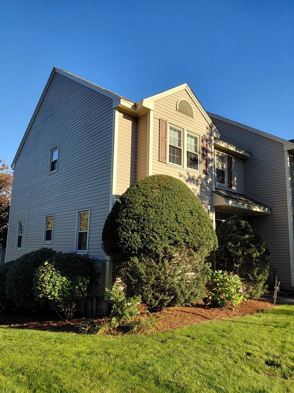 45 Washington St 79, Methuen, MA 01844